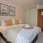 Elegant 2Br Retreat With Secure Parking