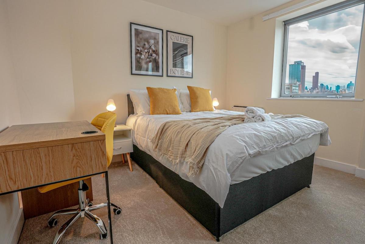 Elegant 2br Retreat With Secure Parking Apartment
